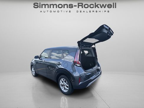 Used 2025 Kia Soul LX w/ LX Technology Package FWD image 3