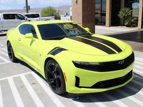 Used 2020 Chevrolet Camaro LT w/ Technology Package image 9