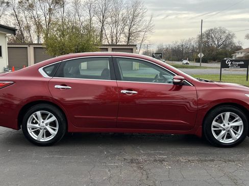 Used 2015 Nissan Altima 2.5 SV w/ Convenience Package image 6