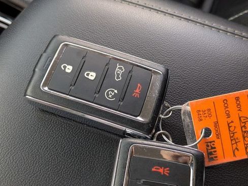 Used 2023 Jeep Grand Cherokee L Limited AWD/4WD image 28