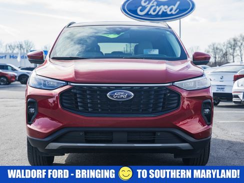 Used 2025 Ford Escape SE w/ PHEV Premium Package image 2