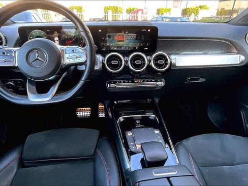 Used 2022 Mercedes-Benz GLB 250 image 12