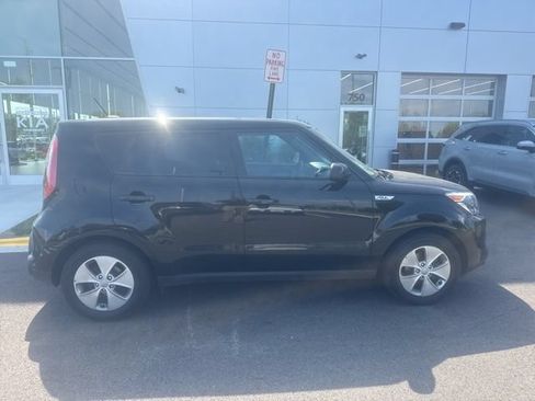 Used 2016 Kia Soul ! w/ Premium Package FWD image 6