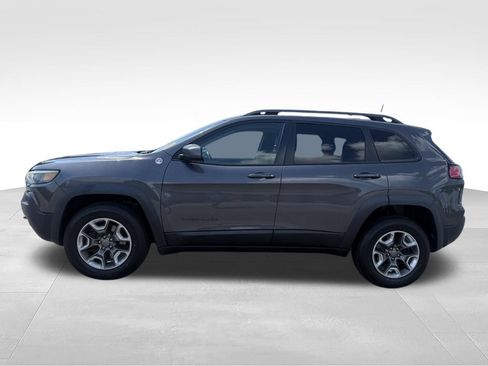 Used 2019 Jeep Cherokee Trailhawk w/ Cold Weather Group AWD/4WD image 2