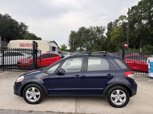 Used 2011 Suzuki SX4 AWD Hatchback image 8