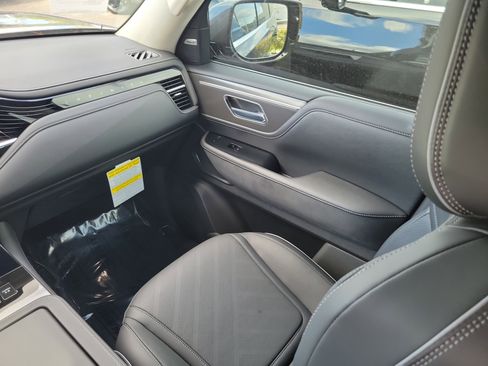 New 2026 INFINITI QX80 Luxe w/ Cargo Package image 12