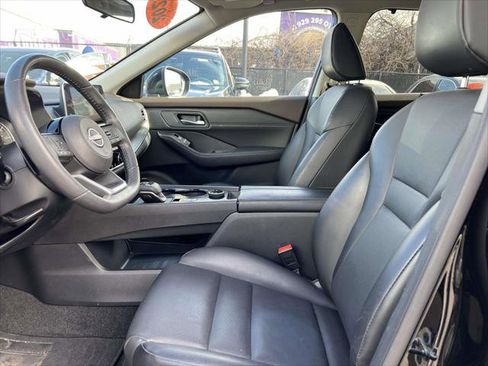 Used 2023 Nissan Rogue SV w/ SV Premium B Package image 17