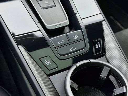 Certified 2024 Porsche 911 Carrera GTS RWD image 22