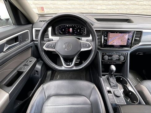 Certified 2022 Volkswagen Atlas SEL Premium AWD/4WD image 4