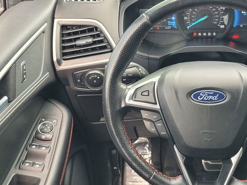 Used 2023 Ford Edge ST-Line image 13