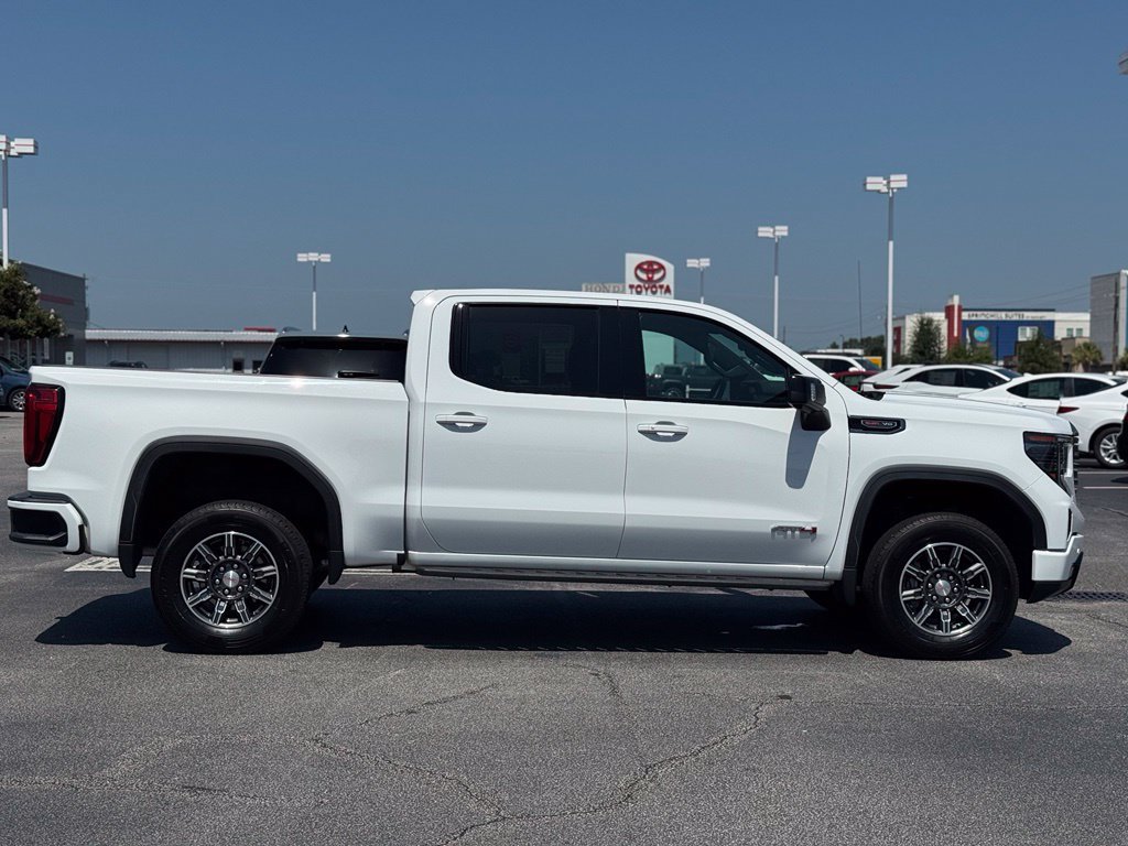 Used 2024 GMC Sierra 1500 AT4 w/ AT4 Premium Package AWD/4WD image 7