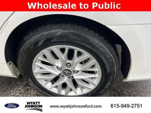 Used 2017 Toyota Camry LE image 11