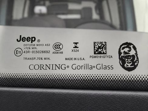 Used 2024 Jeep Wrangler Unlimited w/ Convenience Group AWD/4WD image 21