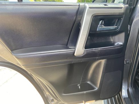 Used 2016 Toyota 4Runner SR5 Premium RWD image 25