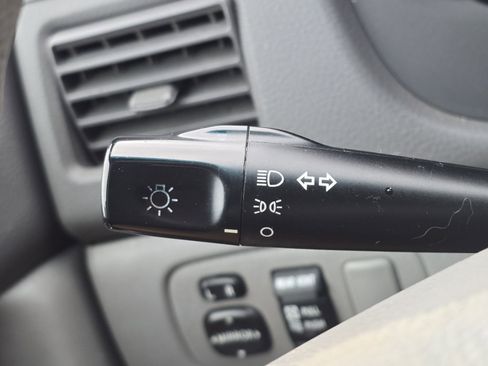 Used 2010 Toyota Sienna LE image 23