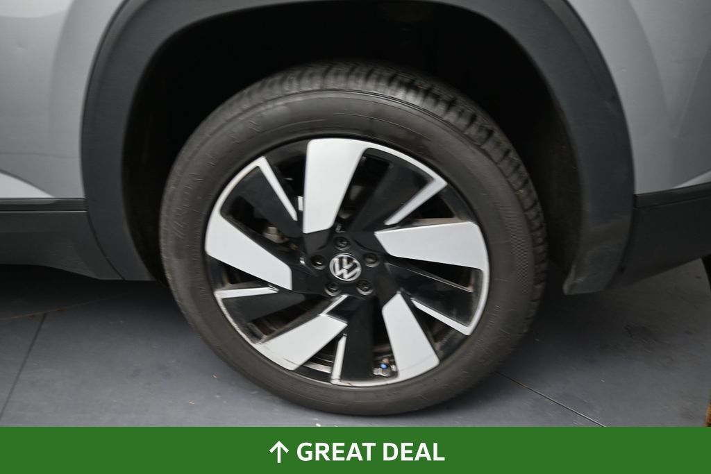 Used 2025 Volkswagen Atlas Cross Sport SE FWD image 16