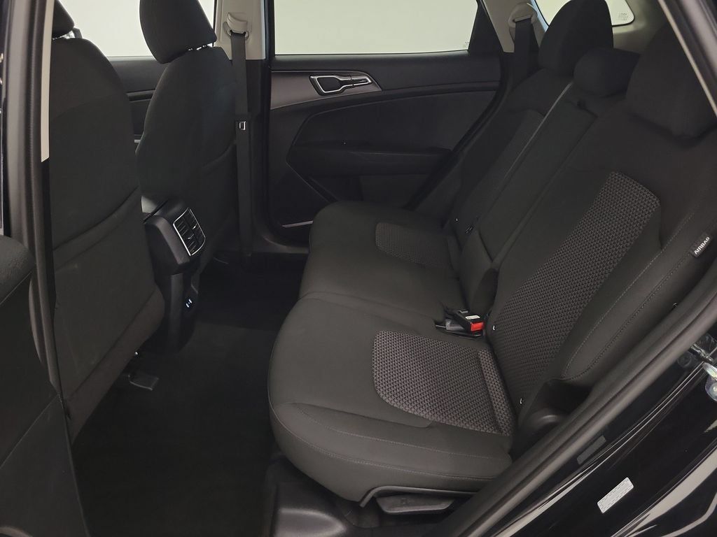 Used 2026 Kia Sportage LX FWD image 23