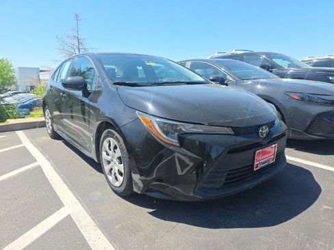 Used 2024 Toyota Corolla LE image 3