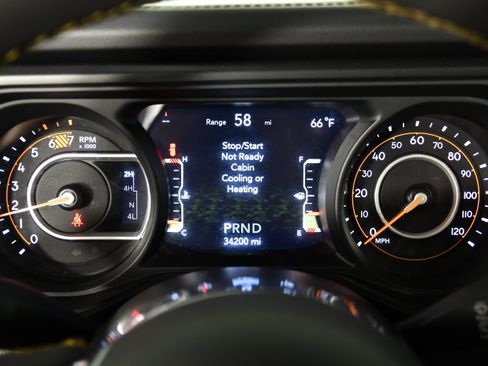 Used 2025 Jeep Wrangler Unlimited Sahara AWD/4WD image 11