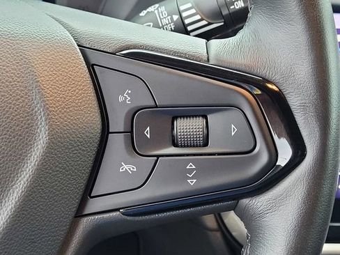 Used 2022 Chevrolet Bolt EUV LT w/ Convenience Package image 25