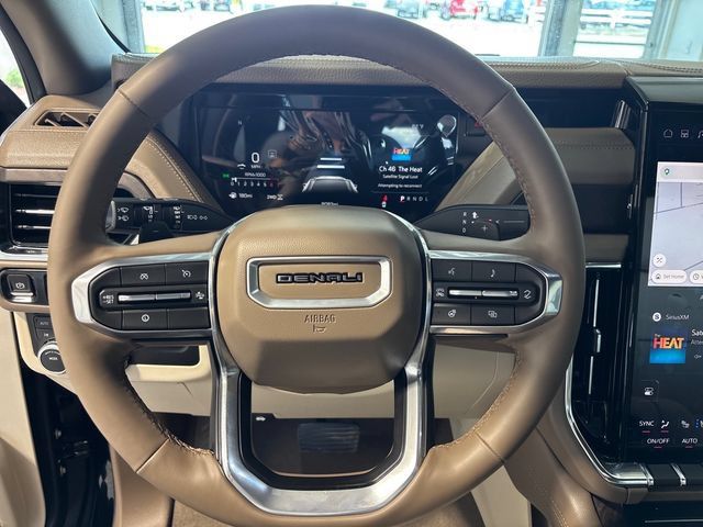 Used 2026 GMC Yukon Denali AWD/4WD image 8