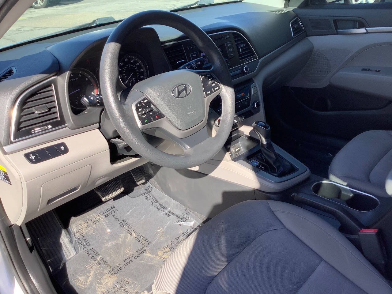 Used 2017 Hyundai Elantra SE FWD image 24