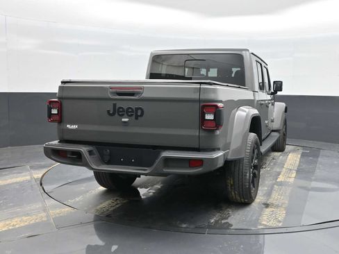 Used 2022 Jeep Gladiator Overland AWD/4WD image 8