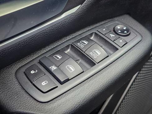 Used 2020 RAM 1500 Big Horn AWD/4WD image 11