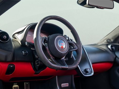 Used 2018 McLaren 570S Spider image 51