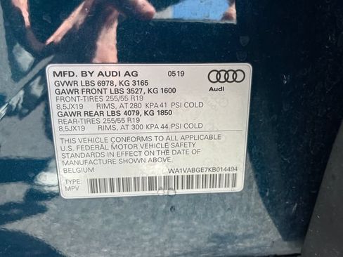Used 2019 Audi e-tron Prestige w/ Prestige Package AWD/4WD image 17