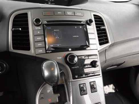 Used 2015 Toyota Venza Limited image 19