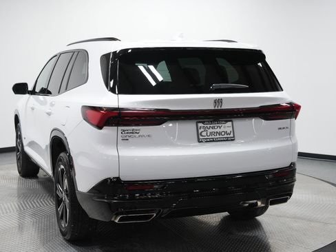 Used 2025 Buick Enclave Sport Touring image 5