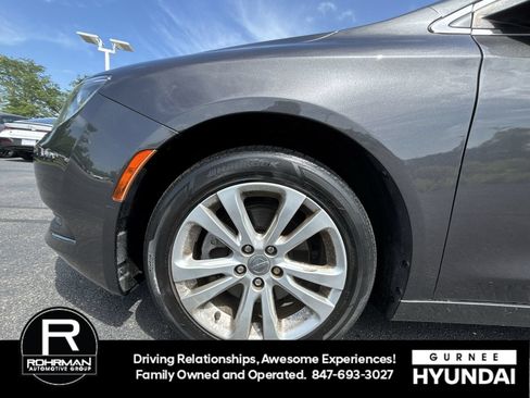 Used 2017 Chrysler 200 LX FWD image 11