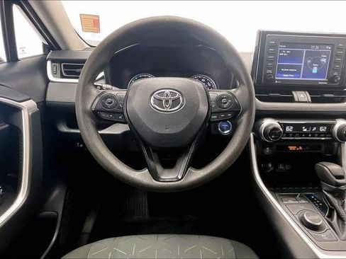 Used 2021 Toyota RAV4 XLE AWD/4WD image 4