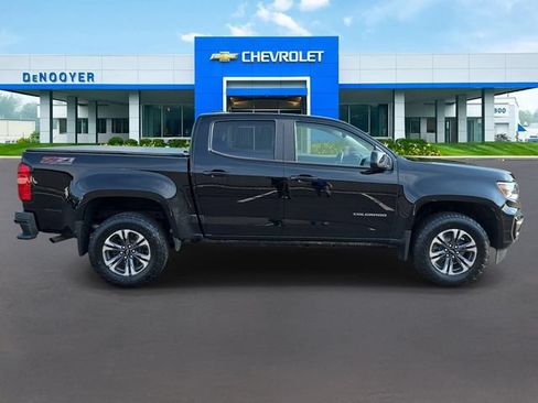 Used 2021 Chevrolet Colorado Z71 w/ Safety Package AWD/4WD image 4