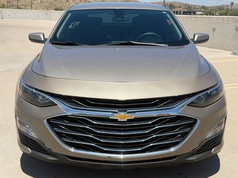 Used 2022 Chevrolet Malibu LT FWD image 2