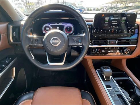 Used 2024 Nissan Pathfinder Platinum w/ Cargo Package image 6