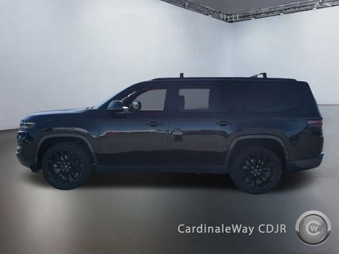 Used 2022 Jeep Wagoneer Series III w/ Premium Group I image 5