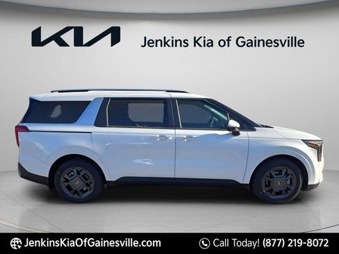 New 2026 Kia Carnival EX image 3