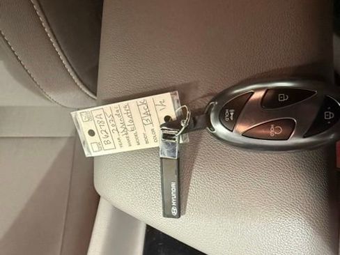 Used 2025 Hyundai Elantra SEL FWD image 20
