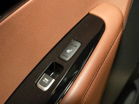 Used 2019 Kia Sorento SX image 13