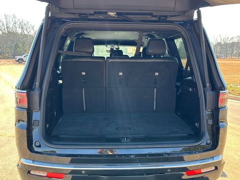 Used 2023 Jeep Wagoneer Series II image 18