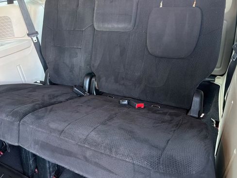 Used 2013 Dodge Grand Caravan SXT FWD image 16
