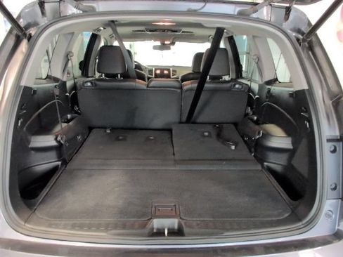 Used 2017 Honda Pilot Touring image 37