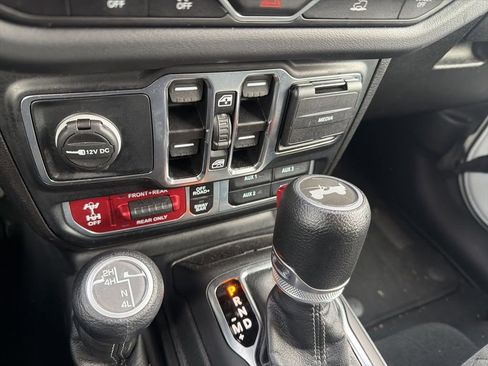 Used 2024 Jeep Wrangler Unlimited Rubicon image 14