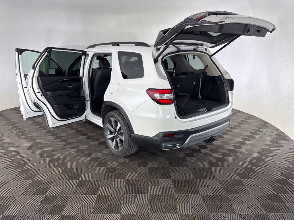 Certified 2025 Honda Pilot Touring image 26