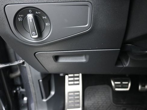 Used 2021 Volkswagen Tiguan SE R-Line image 16