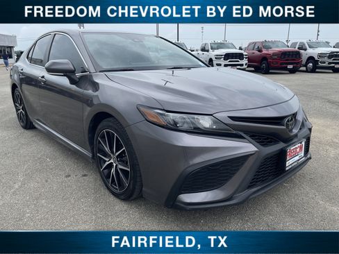 Used 2023 Toyota Camry SE FWD image 1
