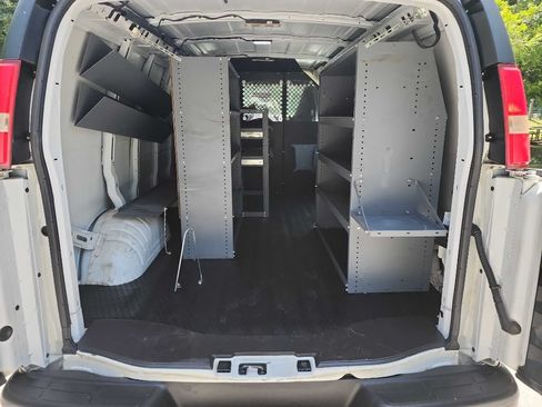 Used 2016 Chevrolet Express 2500 RWD image 5