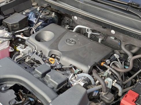 Used 2022 Toyota RAV4 XLE Premium image 39